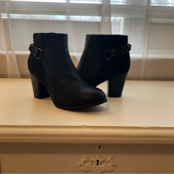 Fun, New Directions Black Booties - Picture 3 of 8